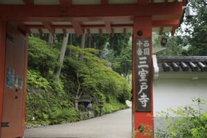 三室戸寺山門